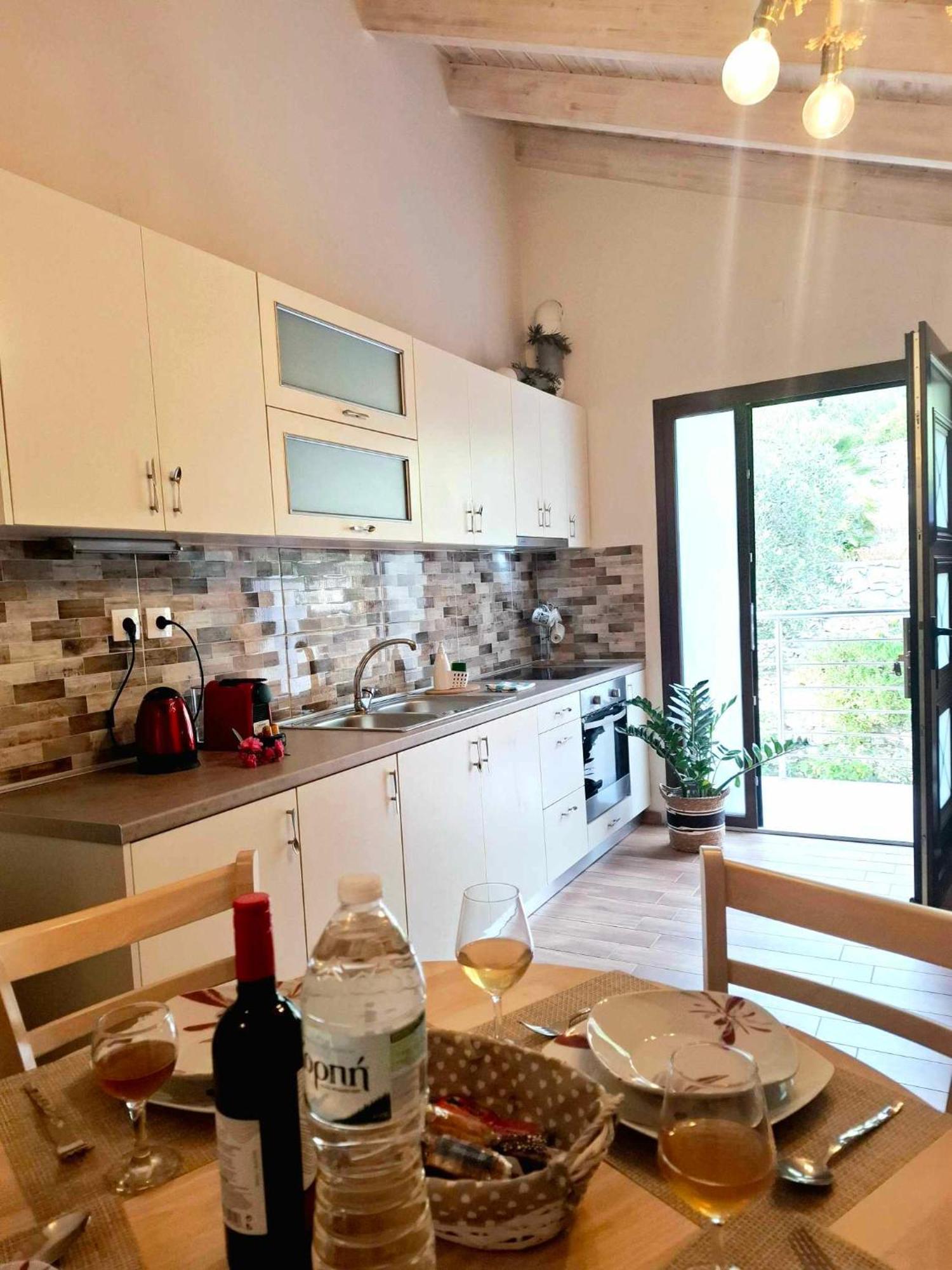 Alegria Apartments Гайос Номер фото